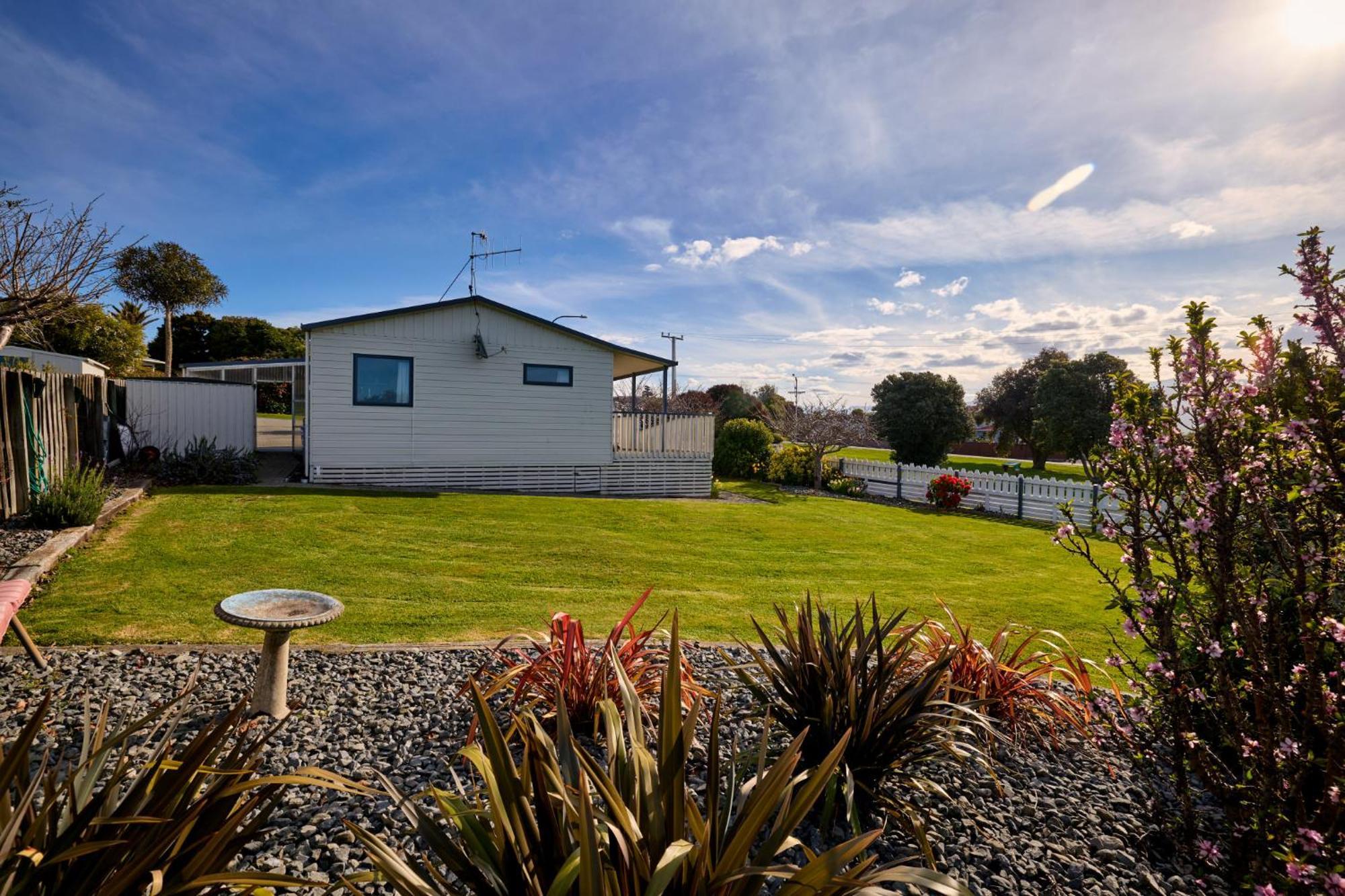 Location With Ocean And Mountain Views Villa Kaikoura Exteriör bild